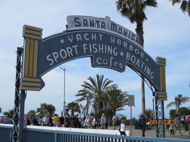 ハリウッドからチップ込み$40。<br />到着しました、憧れのサンタモニカ。