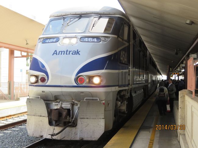 22年前はグレイハウンドバスで旅しました。その時、Amtrakに乗りたかったという記憶が蘇ります。<br />とても背が高く、Maxやまびこなんて比じゃないです。