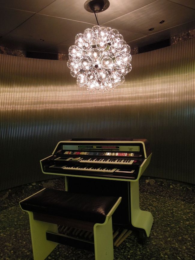 ホテル内はお洒落なものがたくさん。<br />照明も1つ1つが個性的で、ホテル内散歩を楽しみました。