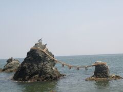 次に同じく伊勢にある二見興玉神社へ行きました。

こちらは夫婦岩。