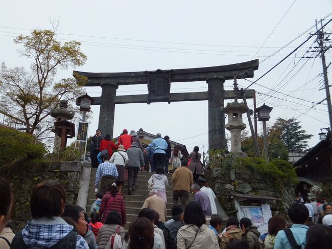 銅の鳥居<br />世界遺産。高さ7.5ｍ。