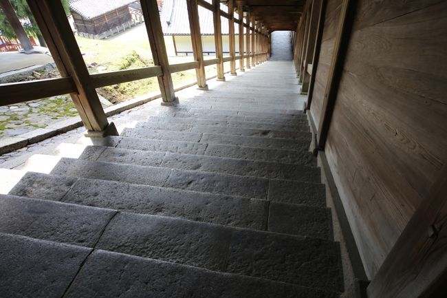 東大寺　二月堂　石段。