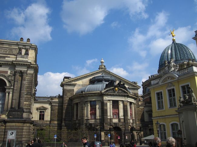 中世の街並みが素敵なドレスデンでした。