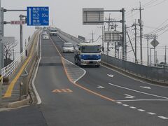 CMで使われてるのはこっち側

車やバイクを止めては撮影していく人が見受けられた