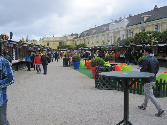 ここにもイースターの屋台が…カワイイです。