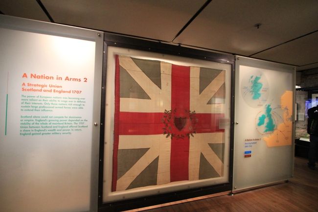 城のなかはいわゆる博物館形式で、聖マーガレット礼拝堂、スコットランド戦没者記念堂など、みどころが散りばめられている。<br />さくっと見ても2時間くらいかかった。