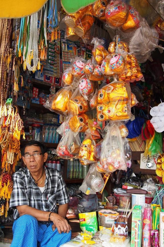 ペア物なのに参道ではバラバラで売ってたぞ。<br />