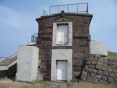宗谷岬公園にある、大岬旧海軍望楼。
ロシアと緊張関係にあった時代に建設された監視施設です。