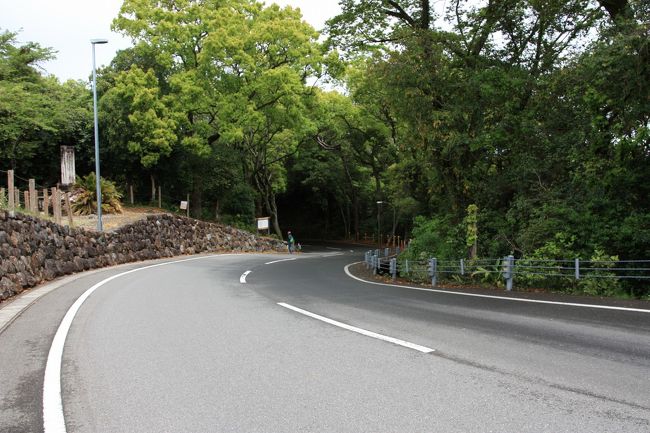 龍馬記念館の後は歩いて桂浜を目指す。徒歩10分ほど。