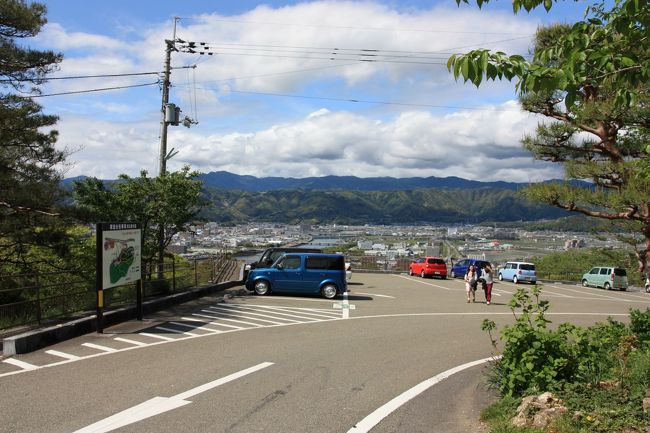 桂浜の次は牧野植物園に行く予定だったがバスを降り忘れるというハプニング。五台山展望台に来てしまった。<br />しかし、これが怪我の功名だった。素晴らしい景色に出会えた。