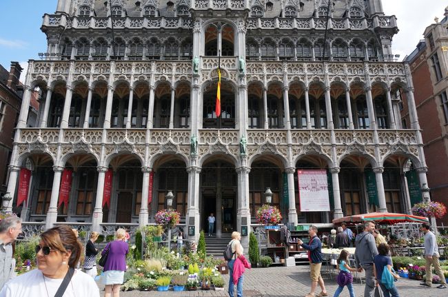 まずは王の家を見学。