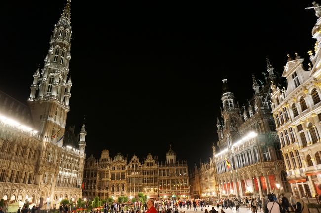 今度はライトアップされたグランプラス。<br />スリのおかげで美しさのわりにテンションが上がらない。