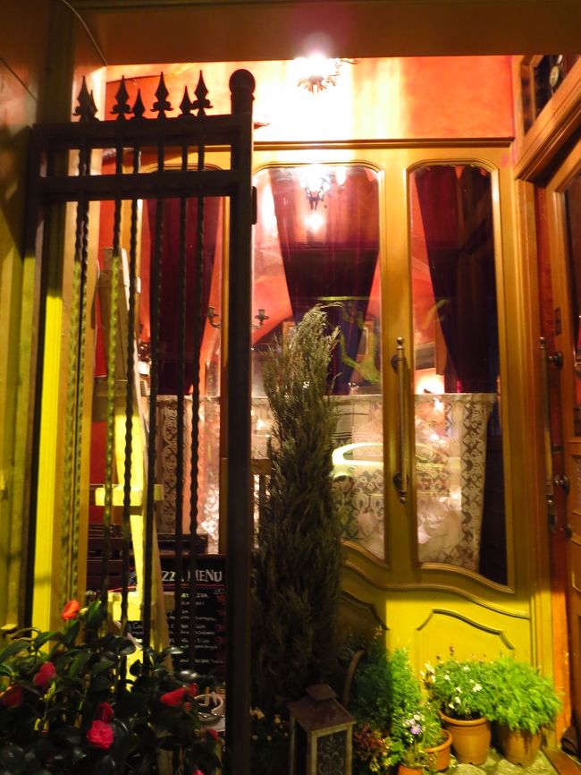 夜は友人の友人の弟さん（といっても年上の方ですが）と久しぶりにお会いして、食事に行きました。<br /><br />○　 La Petite Fleure （小花珈琲館）<br /><br />前から気になっていたイタリアンのお店♪