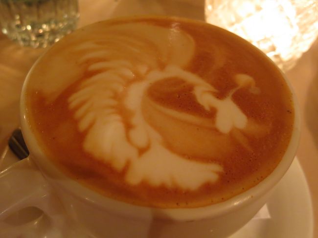 弟さんはラテ。<br /><br />私はソーダ水。