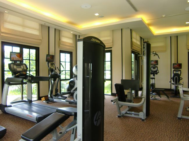 スパエリアにジムやヨガエリアもありました。<br />ハイドロテラピー施設は有料だったので利用しませんでしたが、雨の日にはいいかもしれませんね。