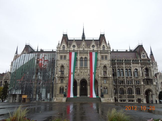 朝一番で国会議事堂へやってきました<br /><br />移動の予定上なんとしても第一回目の英語ツアーに入りたいのです<br />