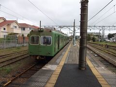 ＪＲ銚子駅のホームの先から銚子電鉄銚子駅へ。車内で弧廻手形（こまわりてがた：１日乗車券）を購入。このきっぷは様々な特典が付帯している。