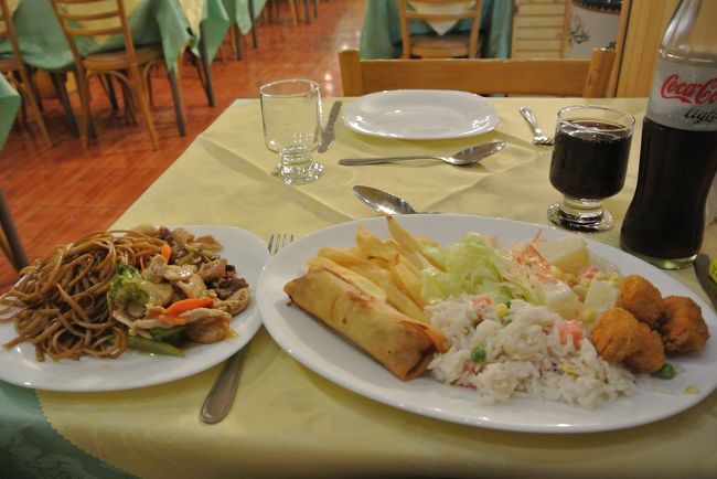 今夜は、夜の10時前にプエルト・ナタレスのホテルに到着の予定なので、早いのですが、晩御飯を兼ねております。<br /><br />値段は、10000チリペソでした。<br /><br />値上がりしていますね。