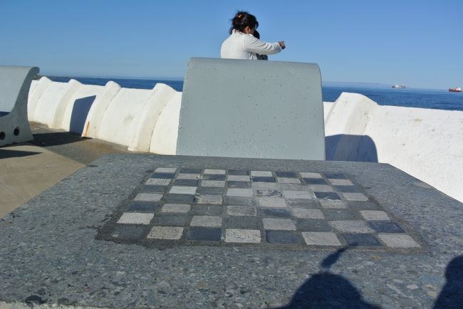 テーブルと椅子です。