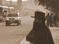 ■□ウユニの街並■□


ウユニ塩湖観光の中継点ではあるが、寒々しい....。

........なんか中国の地方村っぽ....なんでこんな観光客が多いのに、発展を拒んでいるのでしょうか.......。