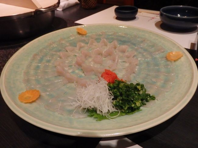 ・ふぐ好　<br /><br />夜は大阪に戻って、新地にフグを食べに。<br />大阪で冬とゆえば、やっぱりフグ！<br />養殖もんであればそこまで高くはないし、正に庶民の贅沢品♪