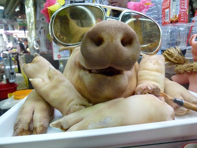 国際通りへ行き、おみやげを買ったり、<br />市場で買い物したりしました。