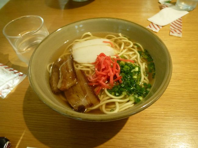 最後の沖縄での食事は沖縄そばたべました。