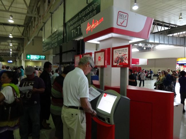 クアラルンプール国際空港　ＬＣＣターミナル<br /><br />表示関係が少なく、超わかりずらい