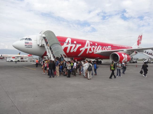 飛行機からバスに乗り換え