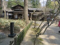 無料の武家屋敷「小田野家」。

実際に住居で使われていますので、お邪魔しないように見学しましょう。