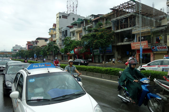 ハノイ：ホテル周辺<br /><br />　朝の風景