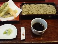 信州善光寺門前のそば処「藤木庵」さんで少し遅めの昼食です。

十割そばは売り切れでした。残念。

でも十分においしかったです。