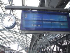 ケルン中央駅でアーヘン行に乗換えです。