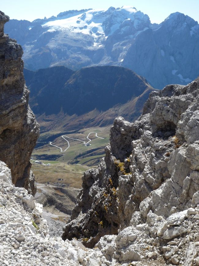 一番高い開けたところは　月世界のような景色が広がっていました