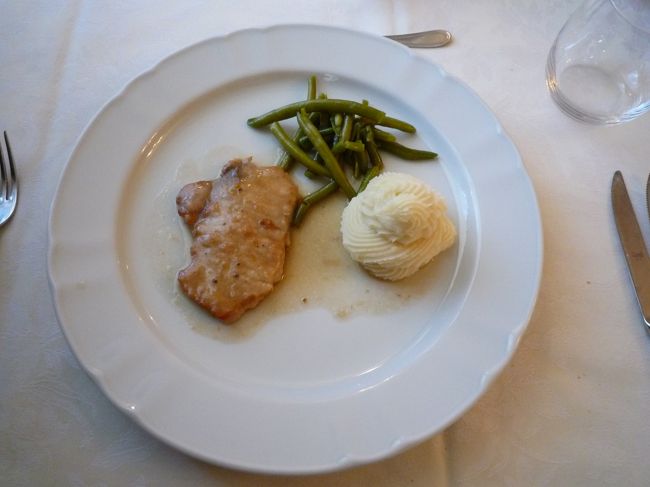 メニューは<br />仔牛のエスカロップ　白ワインソース×マッシュポテト