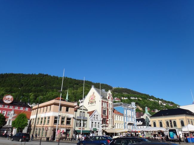 ベルゲン港<br />この奥に、　フロイエン山に登る、ケーブルカー乗り場があります。