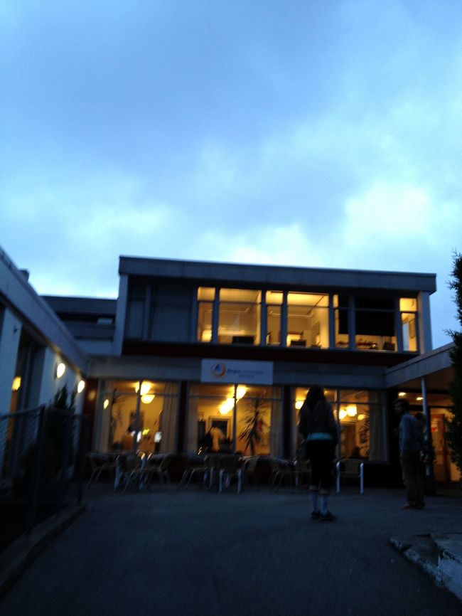 ベルゲンで泊った　ホステルです。　北欧（特にノルウェー）の物価は高い！！！なので、今回はホステル相部屋、初挑戦！　Montana　という　バスで15分くらいのところにある　山の上のホステルです。