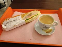 とりあえずの目的を達成したので、昼ご飯。
ショッピングセンターの中のお店に入る。

で、これだけで7~800円はしたんだよね。
ブラジルの物価は高いです。