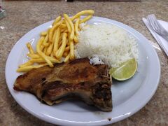 空港に着いて、食事でも。

こんな感じ。ご飯は野菜扱いです。


続きはこちら
http://4travel.jp/travelogue/10882288