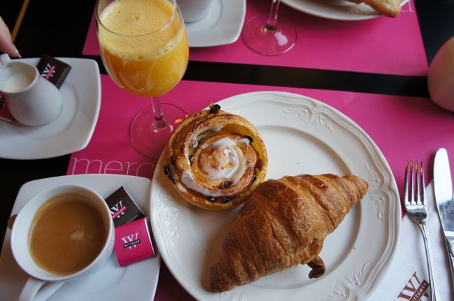 朝食セット。<br />一人１２ユーロ