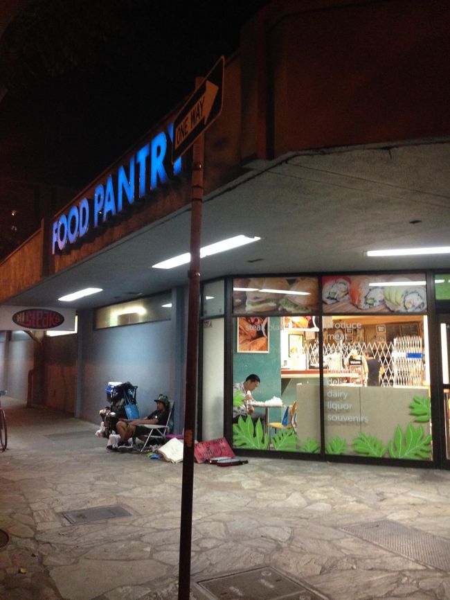 ココへたどり着いて、少し感動している・・・(;O;)<br />（※日本からこの店へたどり着いたこと！）<br />なので、外観の写真をもう１枚撮る。