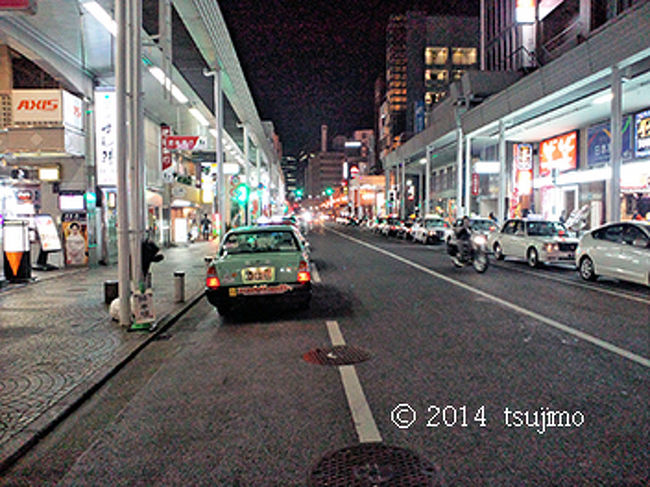 夜の銀座通り。