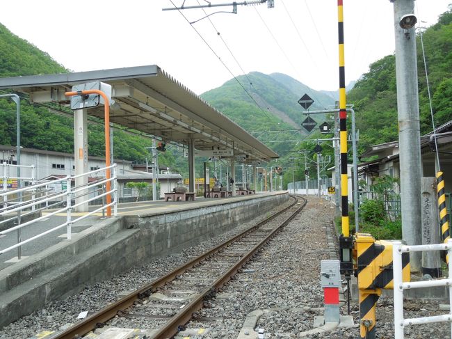 下部温泉駅プラットホーム