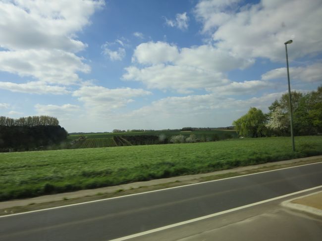 車窓より<br /><br />田園風景が、広がっています(*^_^*)