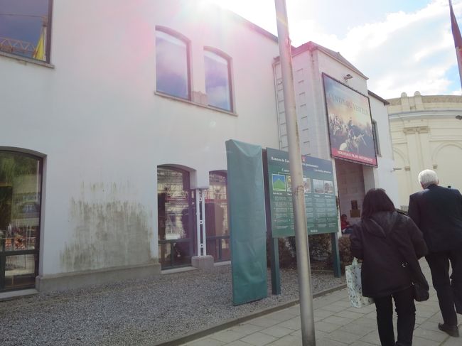 まずは、パノラマ館から見学です。<br /><br />添乗員Ｍさんが、チケットを買ってきて下さってる間に、パノラマ館まわりを撮影します♪