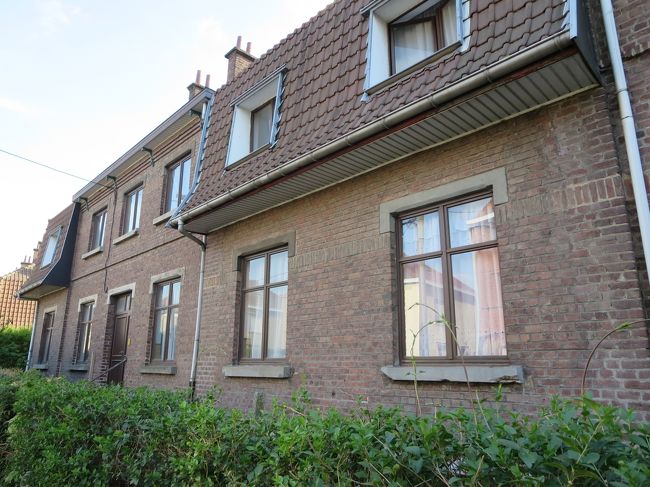 レンガ作りの家、いい感じ(*^_^*)