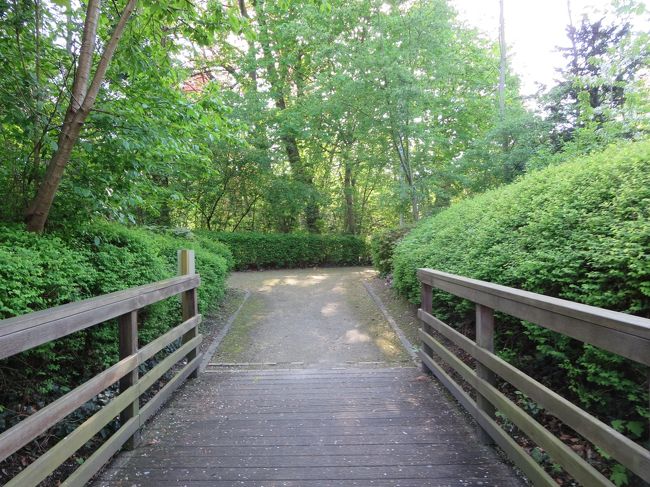 橋を渡りきって・・・