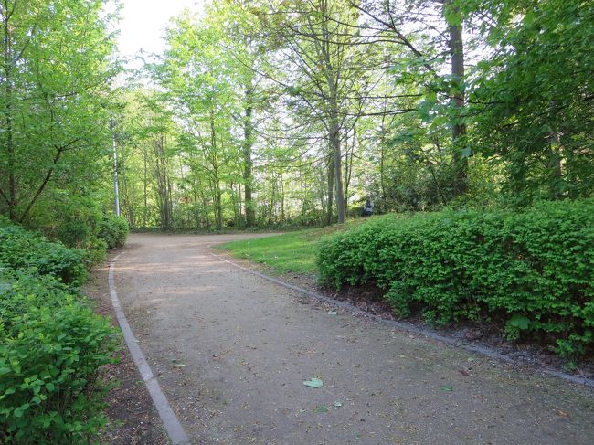 小路をてくてく♪