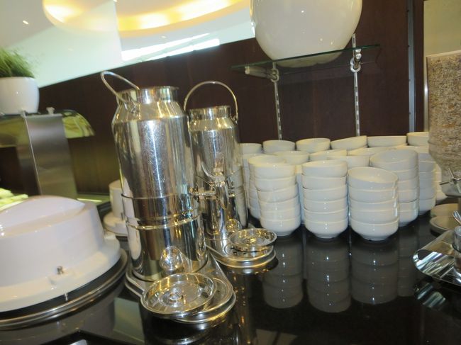 明日の朝食の準備かな？！