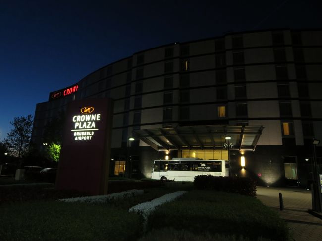 ホテル早朝の外観をパチリ！